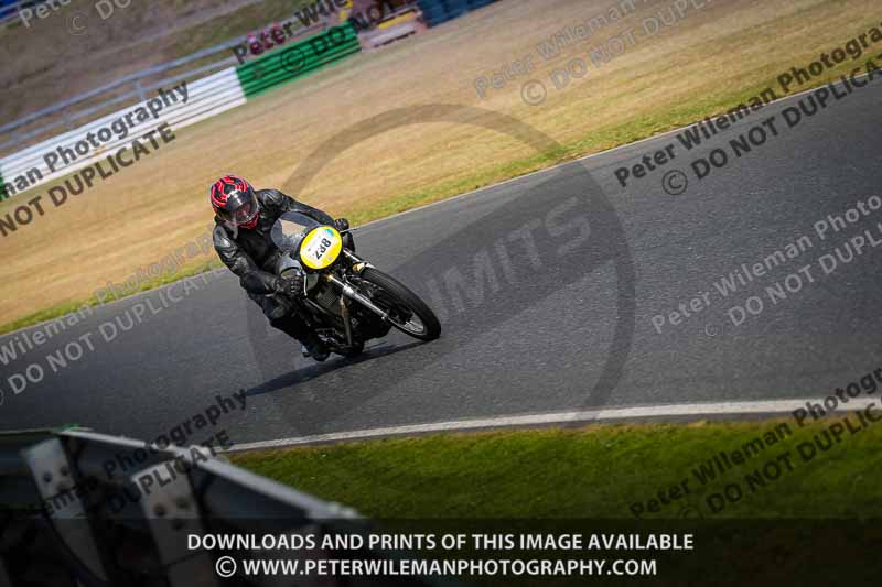 Vintage motorcycle club;eventdigitalimages;mallory park;mallory park trackday photographs;no limits trackdays;peter wileman photography;trackday digital images;trackday photos;vmcc festival 1000 bikes photographs